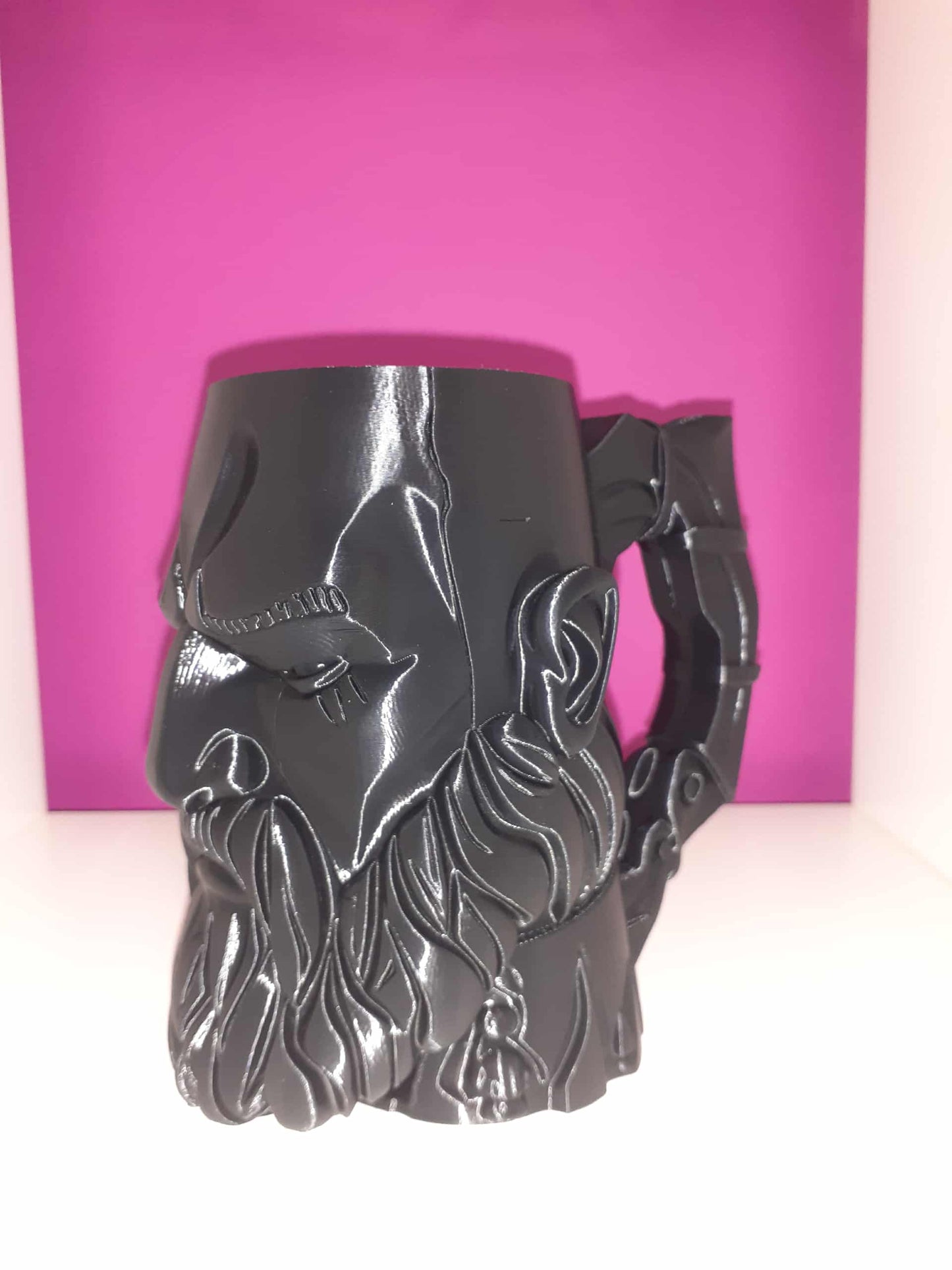 Kratos’ Beard-Powered Can Keeper