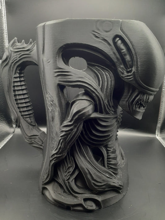 Xeno Can Holder – Sci-Fi Horror Fan Art