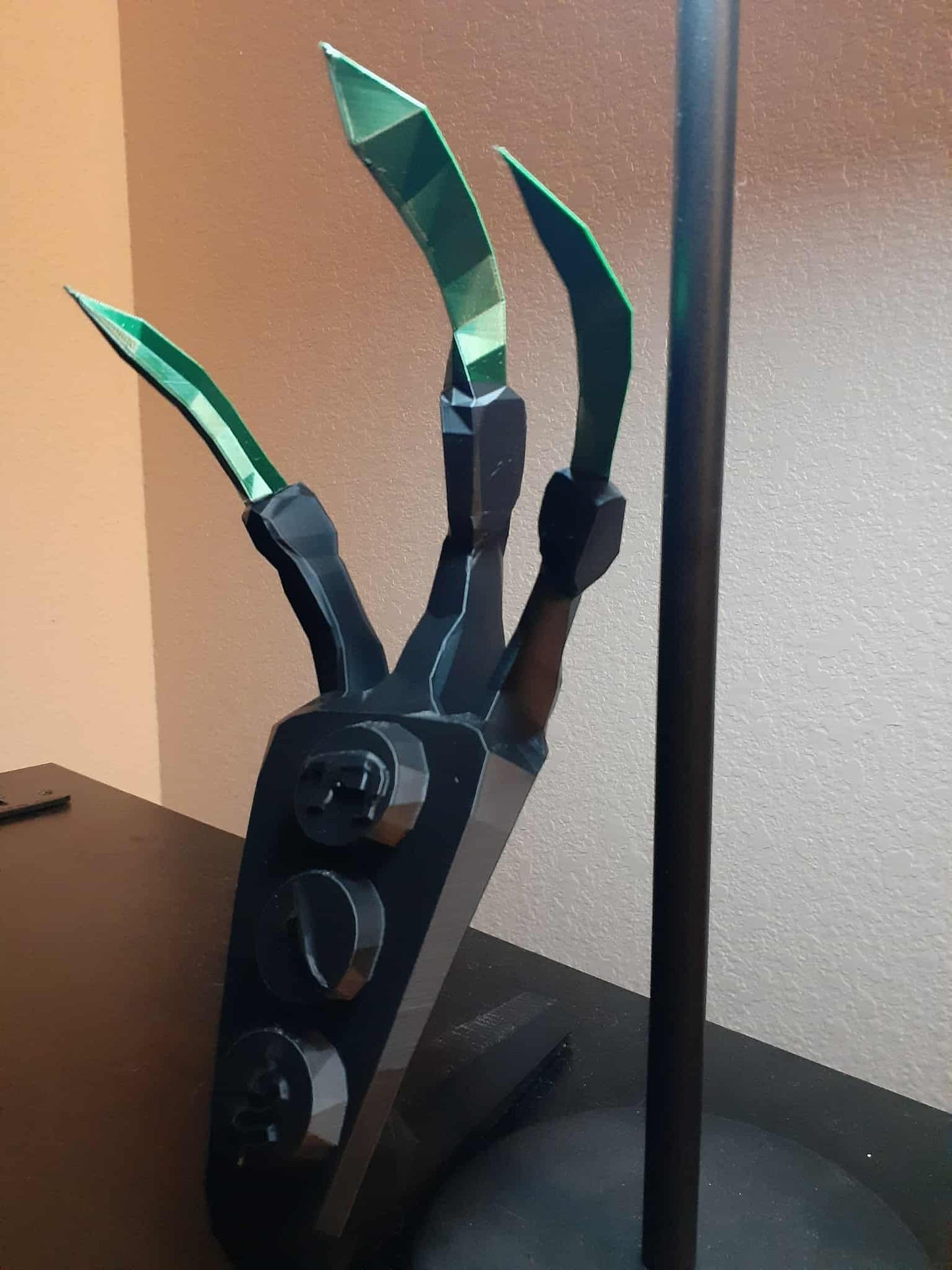 Skyrim Inspired Dragon Claw Fan Art: Because Bethesda Said Screw Your Sanity
